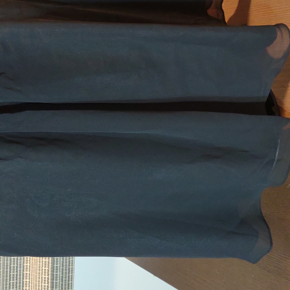 Black Formal/Cocktail Dress by White House Black Market. Size 0 - Picture 5 of 9
